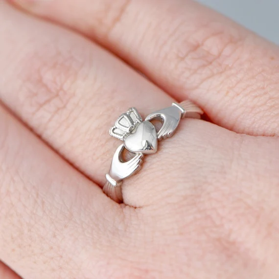 Fire and Brilliance: The Magic of Lily Arkwright Moissanite Rings